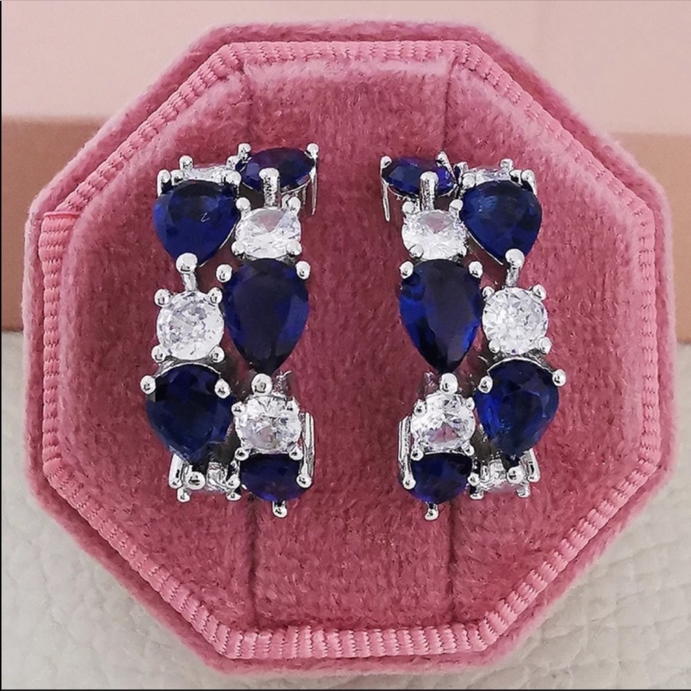 New 925 Silver Beautiful Heart Round Sapphire Earrings - Picture 3 of 3